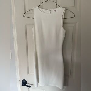 Elegant White Sleeveless Dress